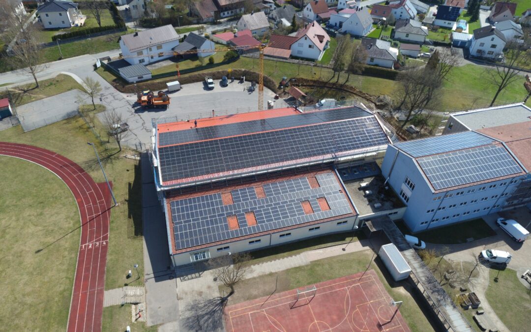 Das Schulzentrum wird künftig mit Sonnenenergie versorgt